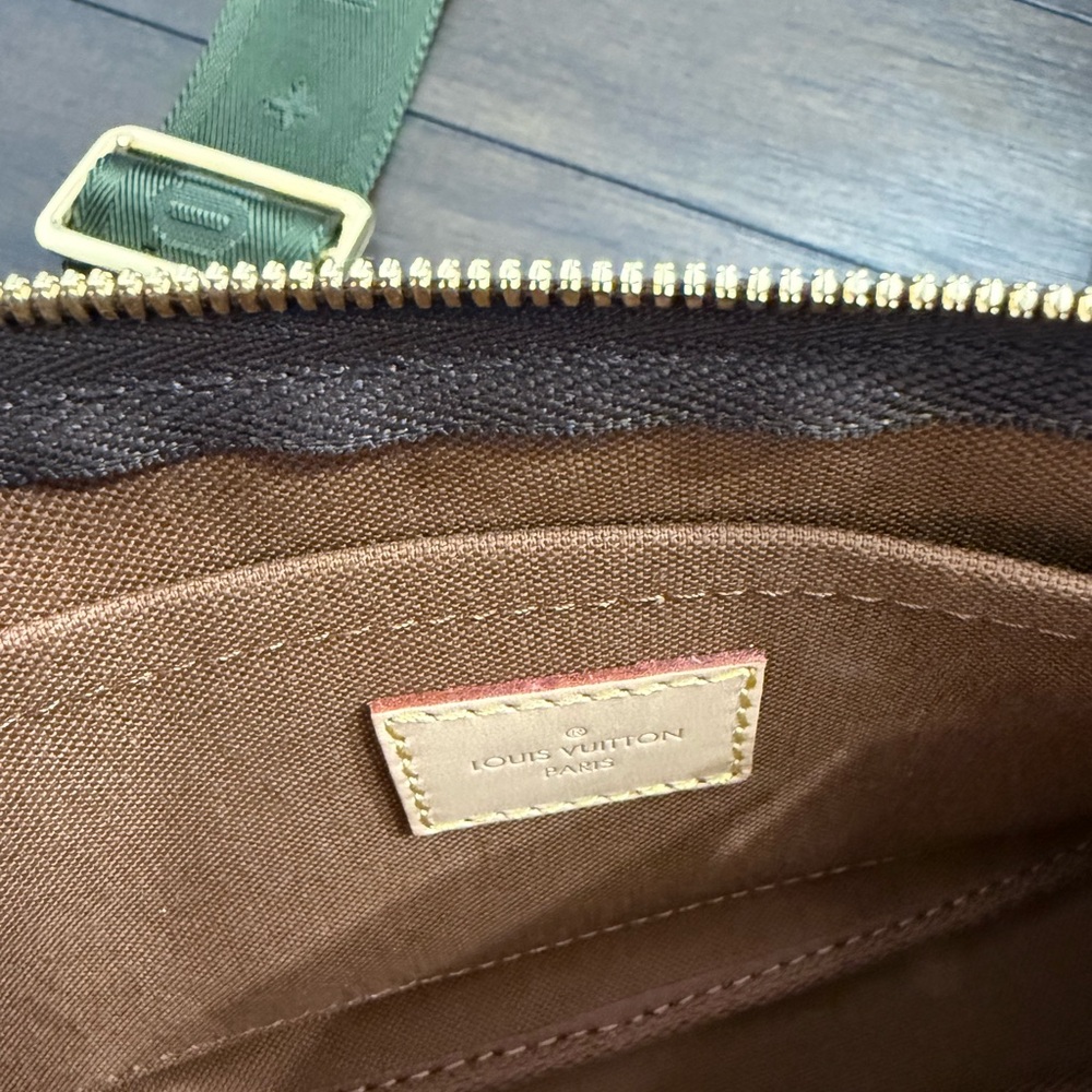 Authentic Louis Vuitton Multi-Pochette with Green Strap Like New - Picture 7 of 8